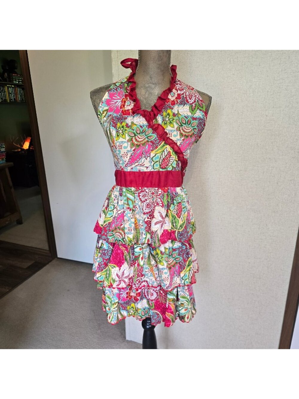 Cracker Barrel Tie-Back Tiered Ruffle Apron Floral Pink Paisley Cottage Core
